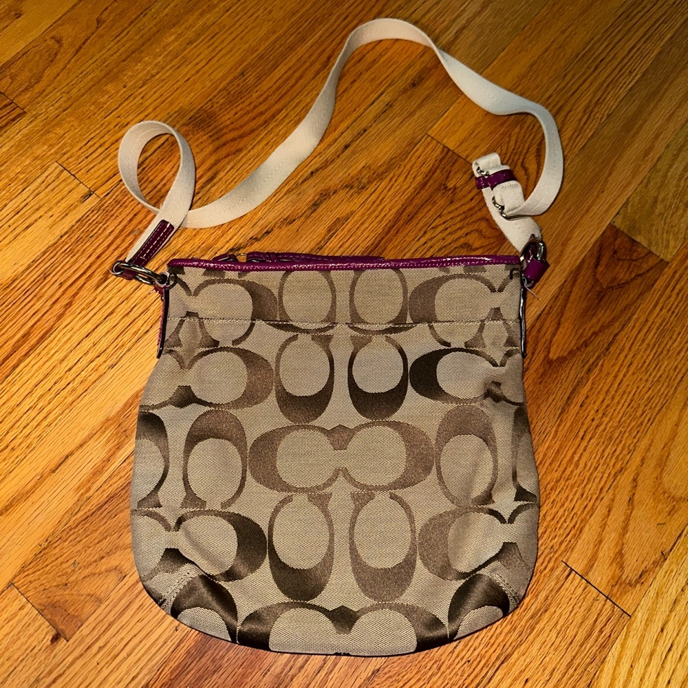COACH - Picture 3 of 5
